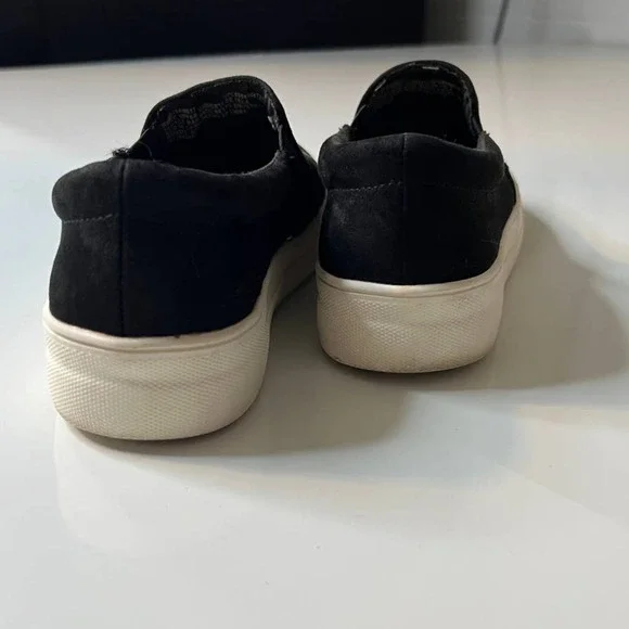 Big Buddha Black Embroidered Flowers Slip-on Skate Suede Loafers- 9 - Picture 5 of 9